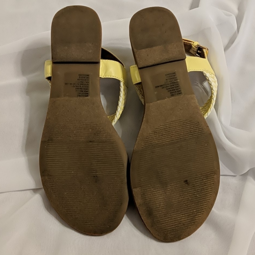 Shoes - Picture 5 of 6